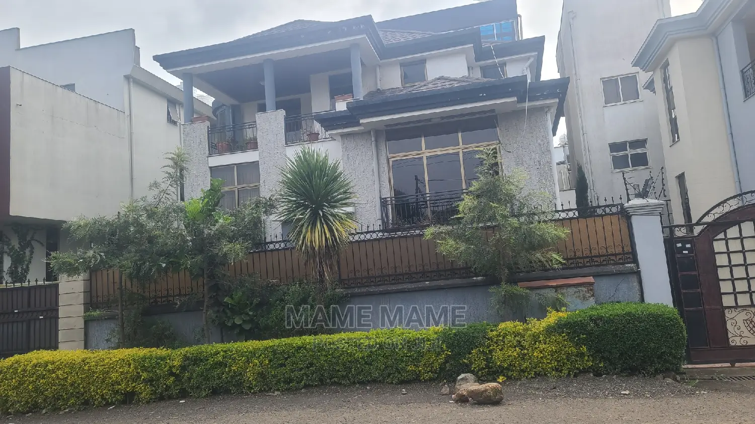 7bdrm House in Addis Abeba, Bole for sale