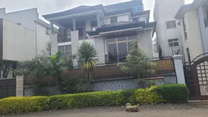 7bdrm House in Addis Abeba, Bole for sale