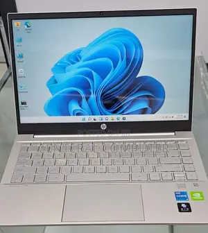 New Laptop HP Pavilion 17 16GB Intel Core I5 SSD 512GB