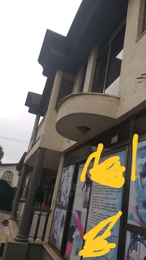 10bdrm House in Bole for sale