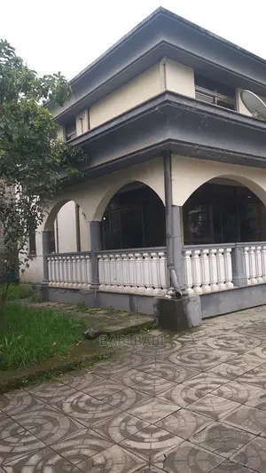10bdrm House in Bole for sale