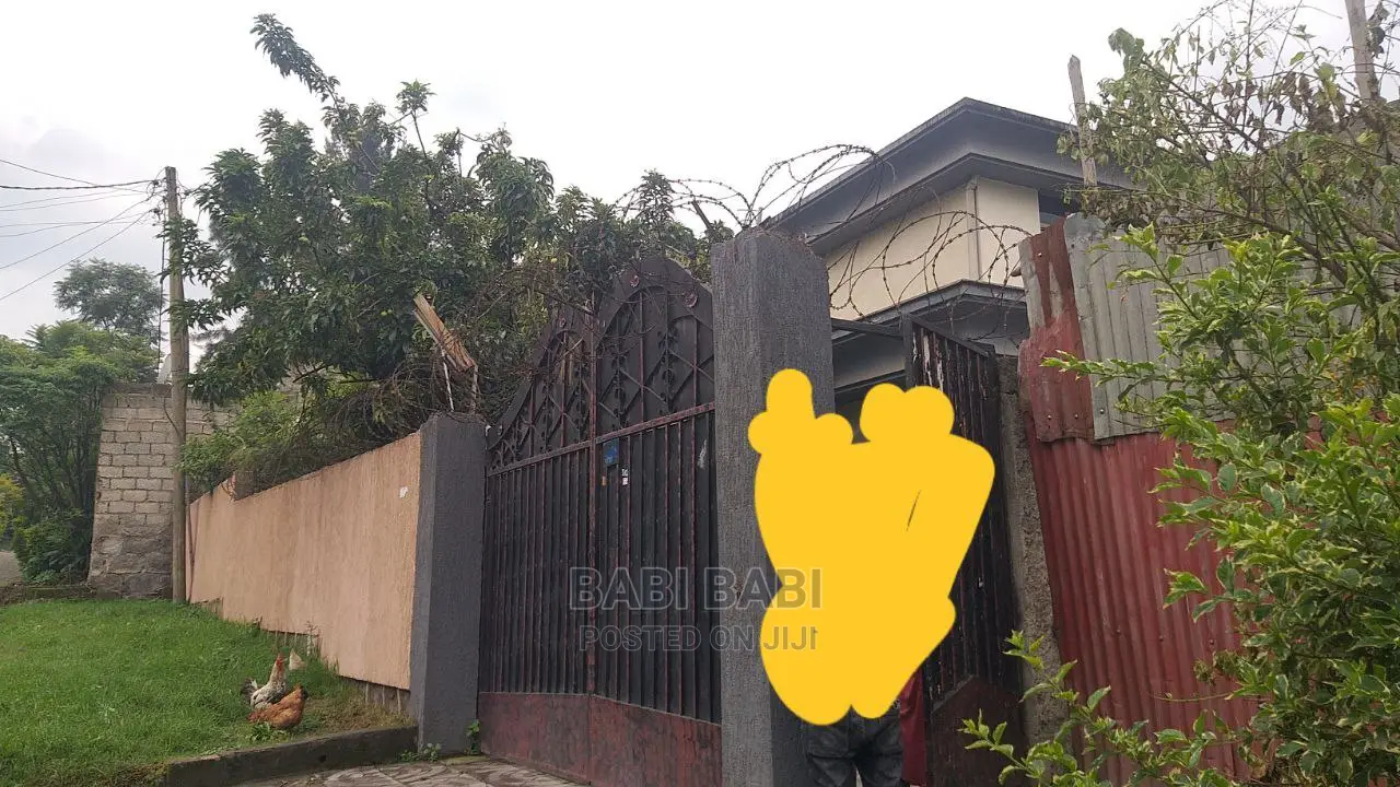 10bdrm House in Bole for sale