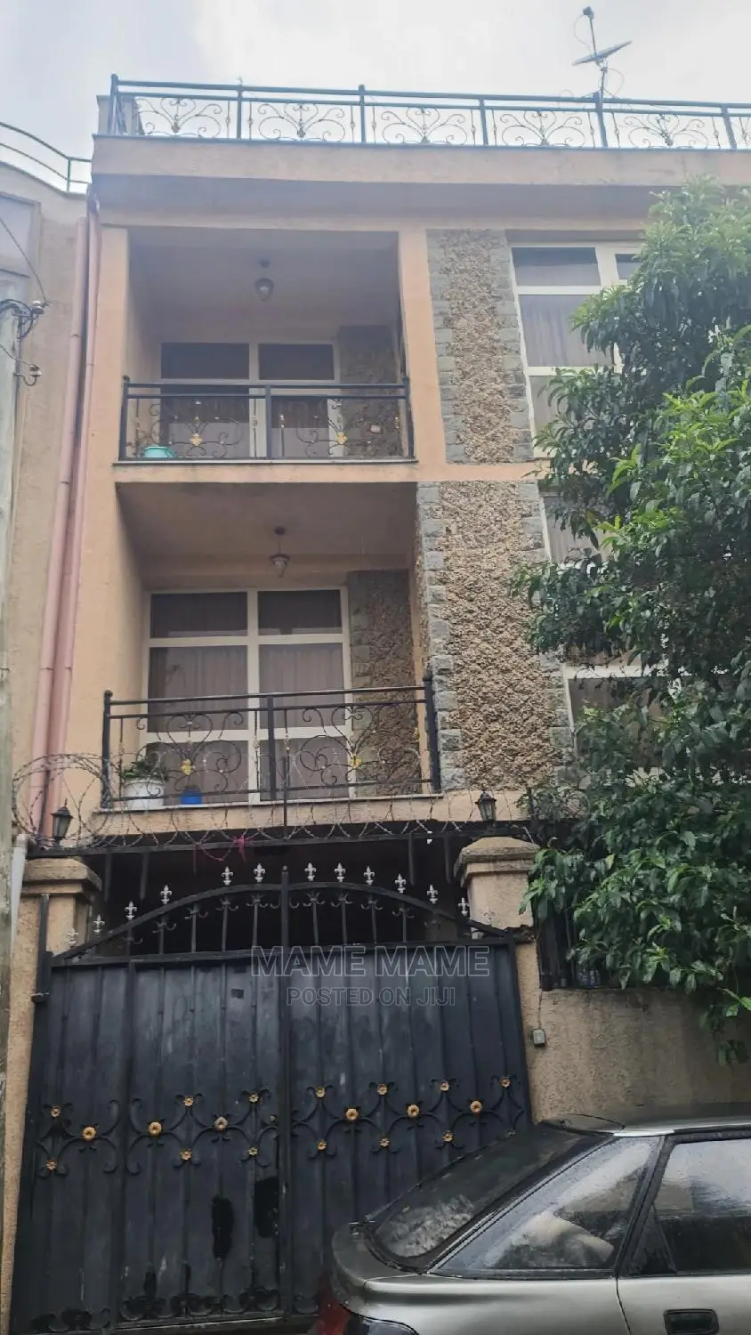 5bdrm House in Addis Abeba, Bole for sale