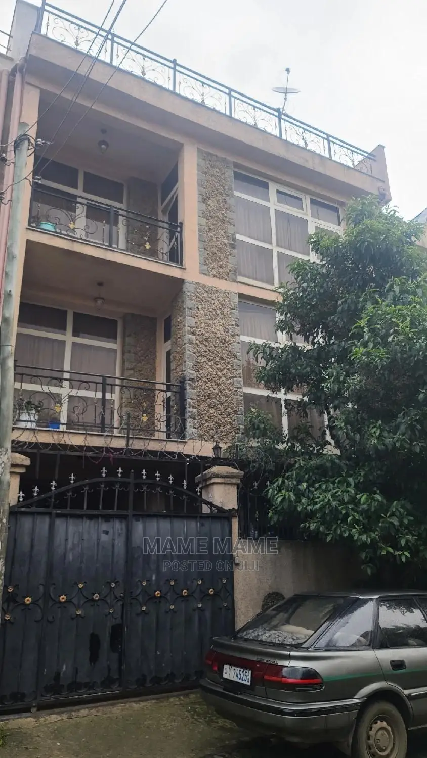 5bdrm House in Addis Abeba, Bole for sale
