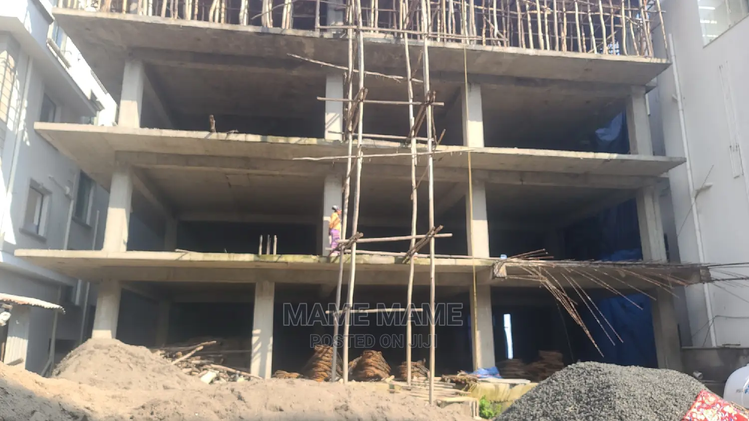8bdrm House in Cmc, Yeka for sale