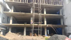 8bdrm House in Cmc, Yeka for sale