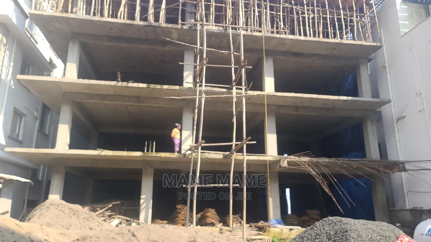 8bdrm House in Cmc, Yeka for sale