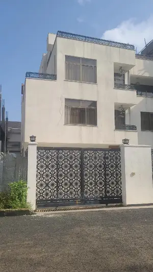 7bdrm Mansion in Cmc, Yeka for sale