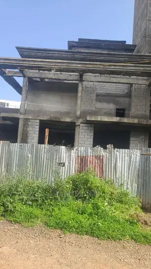 8bdrm House in Cmc., Yeka for sale