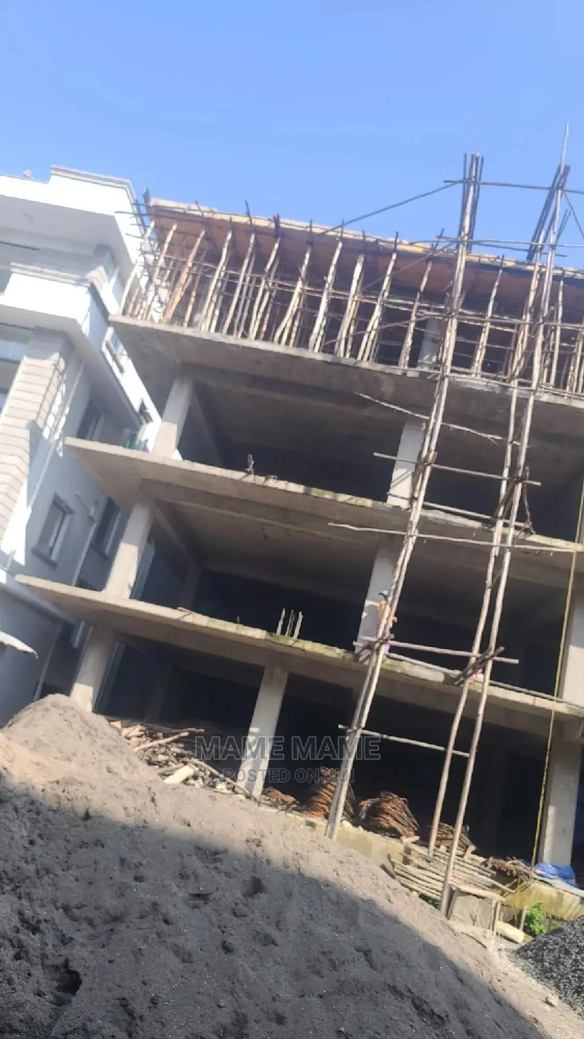 8bdrm House in Cmc, Yeka for sale