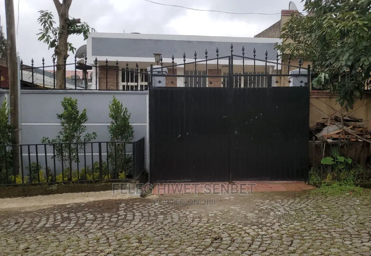 Furnished 3bdrm Villa in አአ, Bole for sale