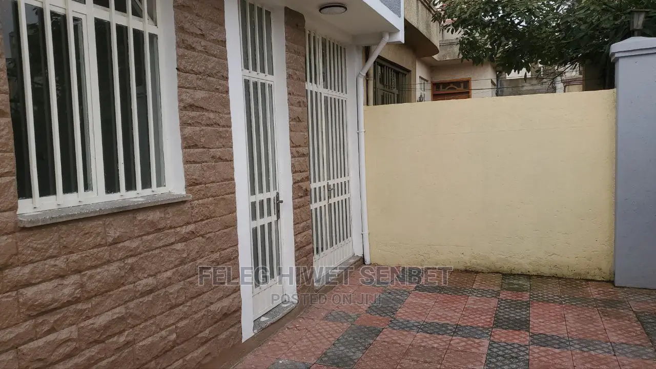 Furnished 3bdrm Villa in አአ, Bole for sale