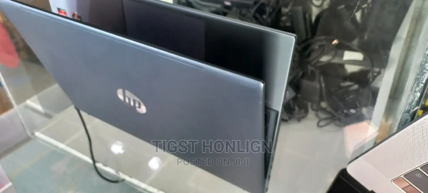 New Laptop HP Pavilion 15 8GB AMD Ryzen 5 SSD 512GB