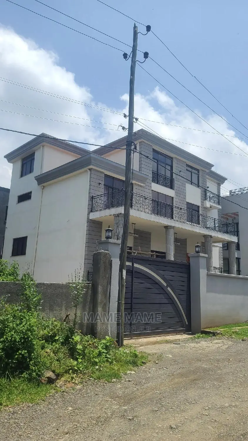 10bdrm House in Addis Abeba, Bole for sale