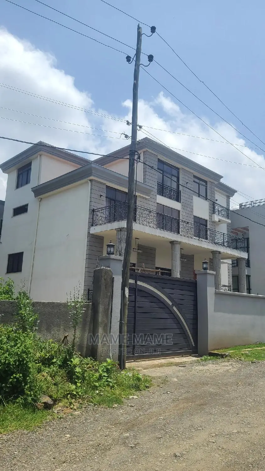 10bdrm House in Addis Abeba, Bole for sale