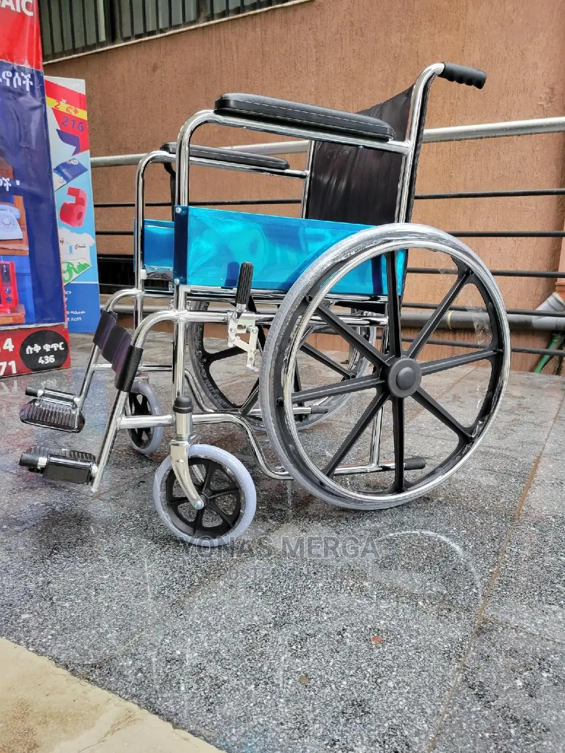 Lightweight Folding Medical Wheelchair