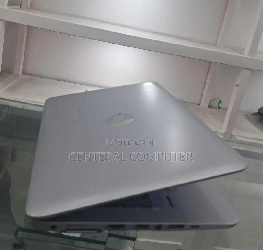 New Laptop HP EliteBook 820 G3 4GB Intel Core I5 SSD 256GB