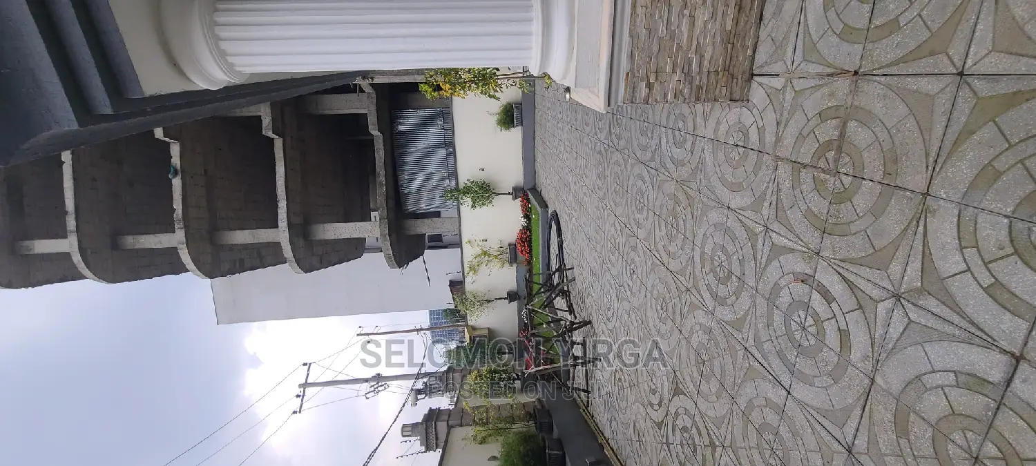 Furnished 6bdrm House in አድስ አበባ, Kirkos for rent