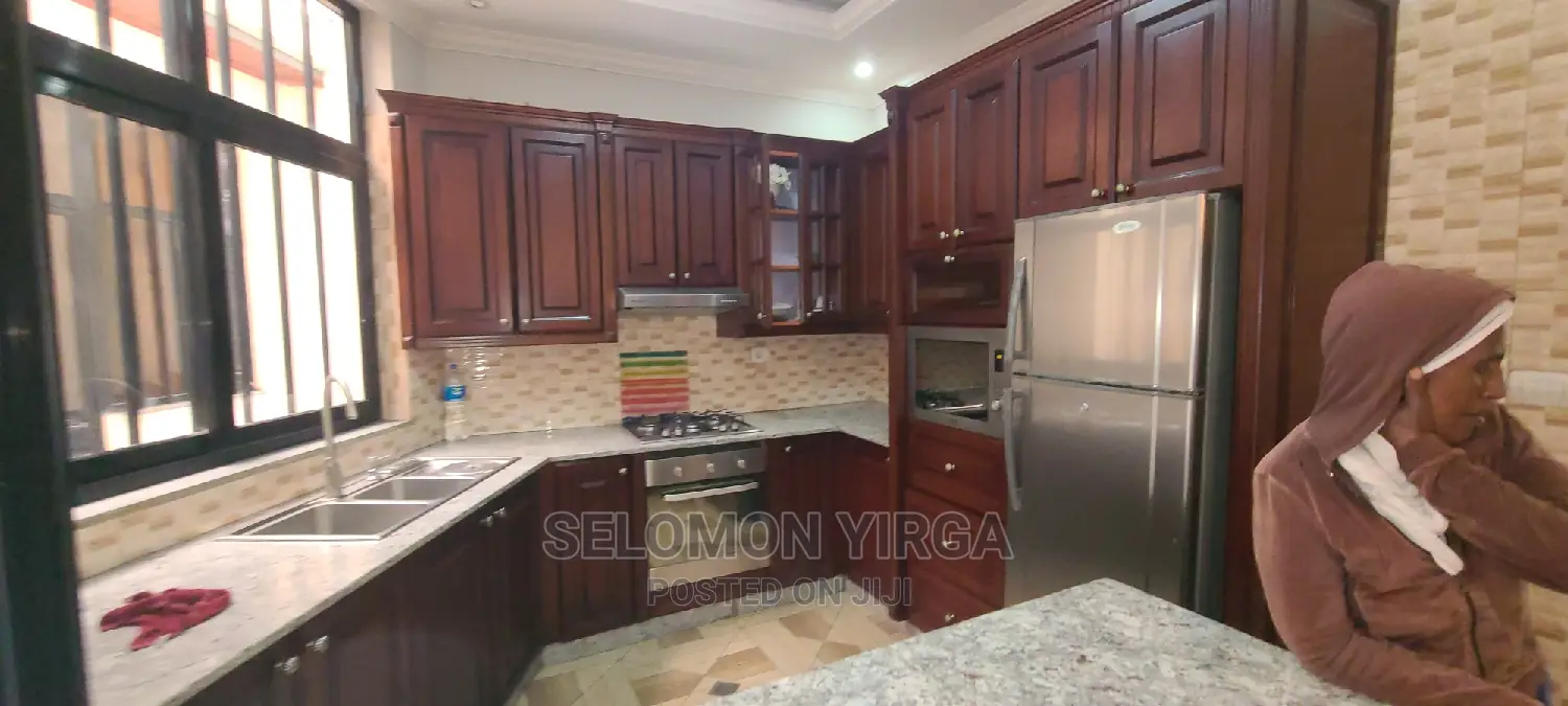 Furnished 6bdrm House in አድስ አበባ, Kirkos for rent