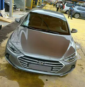 Hyundai Avante 2016 Silver