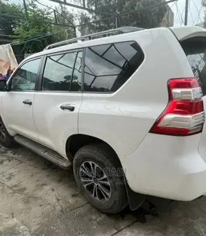 Toyota Land Cruiser Prado 2016 White