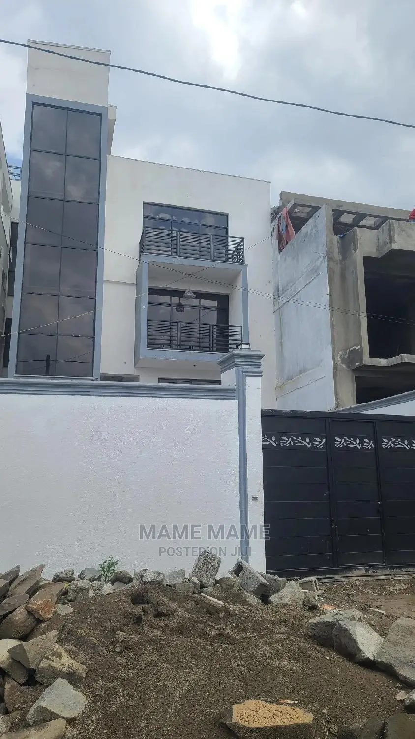 7bdrm House in Addis Abeba, Bole for sale