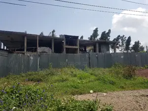 የሚሸጥ ለአፓርታማ፣ለትምህርትቤት ለፈለጉት ሊሆን የሚችል።