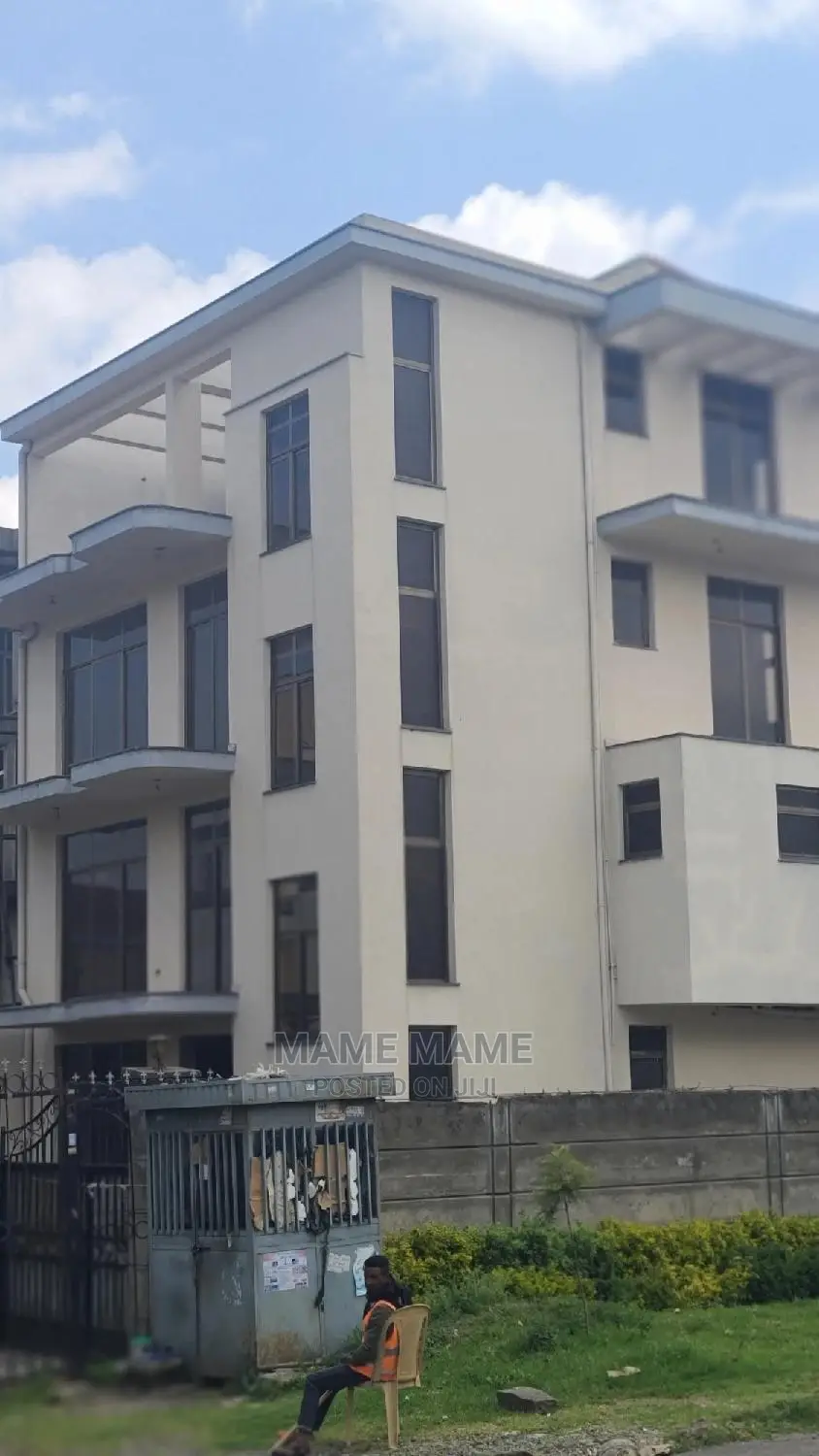 7bdrm House in Addis Abeba, Bole for sale