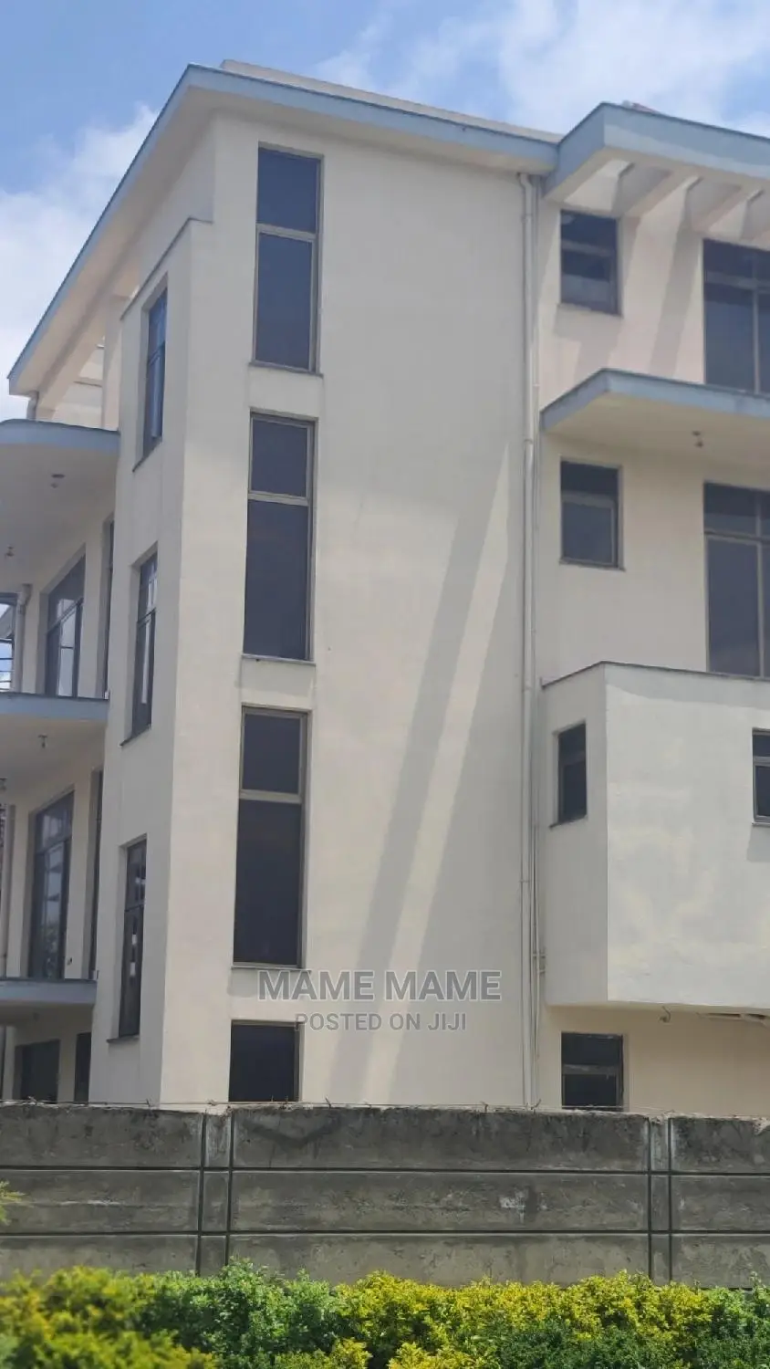 7bdrm House in Addis Abeba, Bole for sale