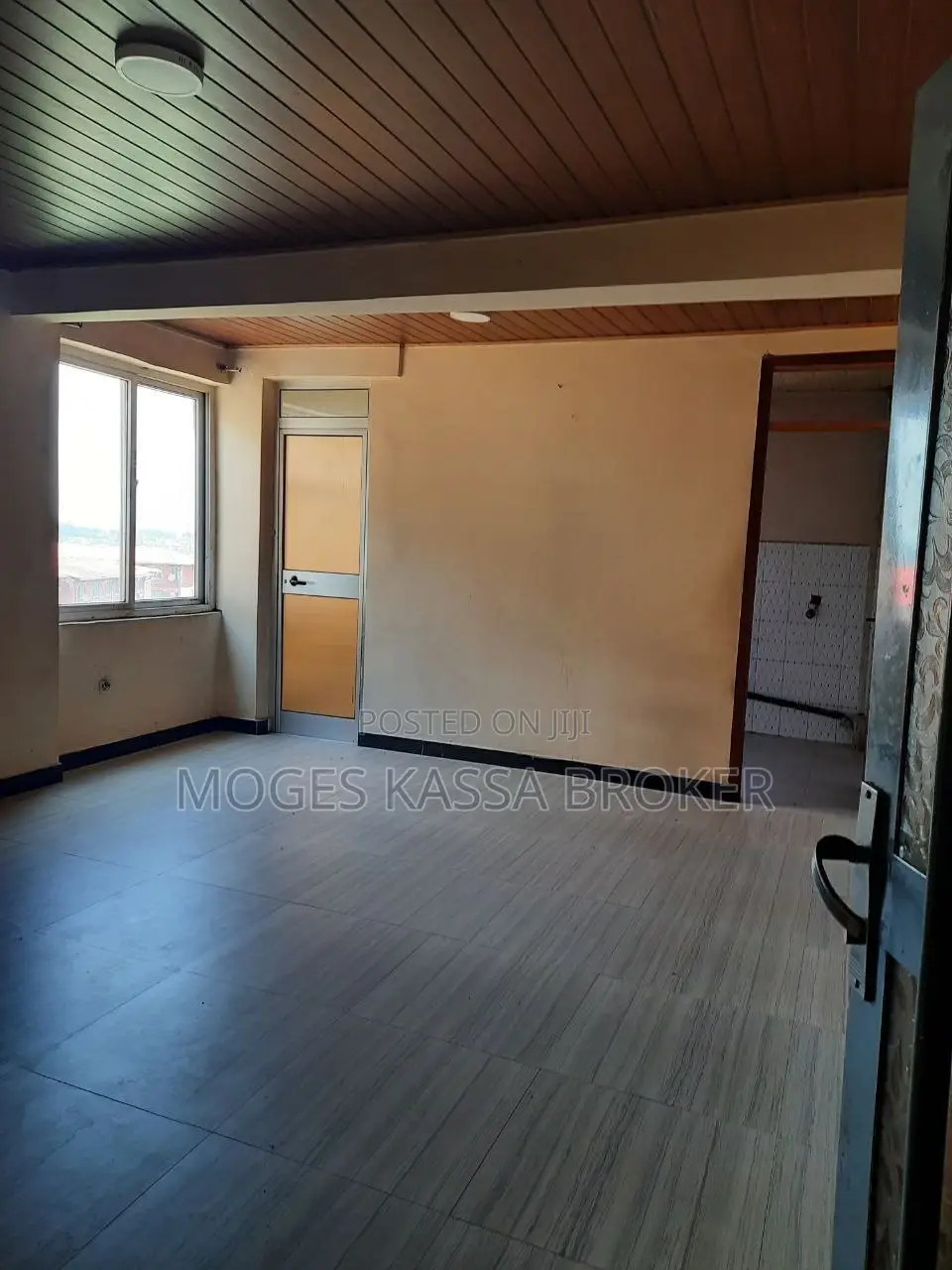 Furnished 2bdrm Condo in የሚሸጥ ኮንደሚንየም 4ኛ ወለል, Yeka for sale