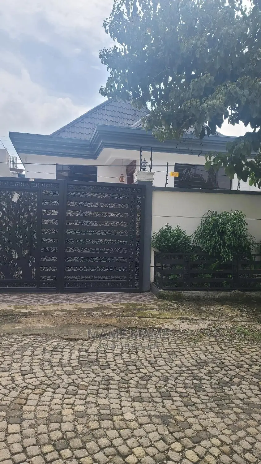 3bdrm Villa in Addis Abeba, Nifas Silk-Lafto for sale