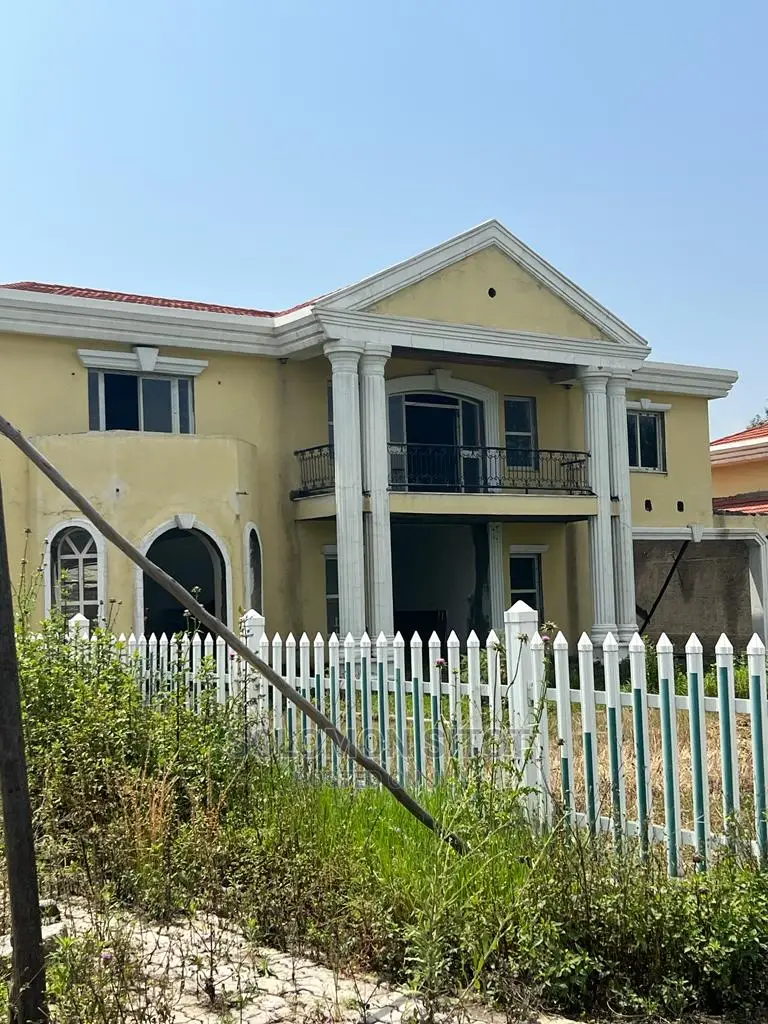 4bdrm House in Ccd Compound, Yeka for sale