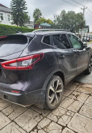Nissan Qashqai 2017 Burgundy