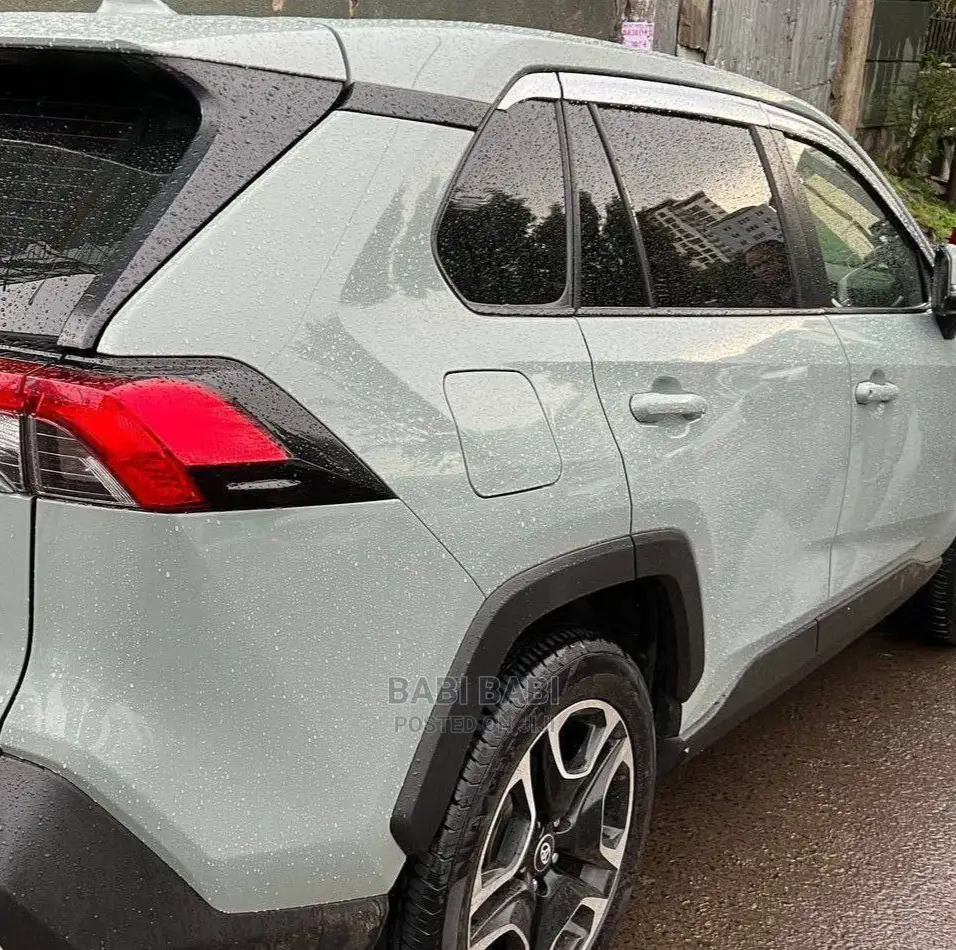 Toyota RAV4 2021 Green