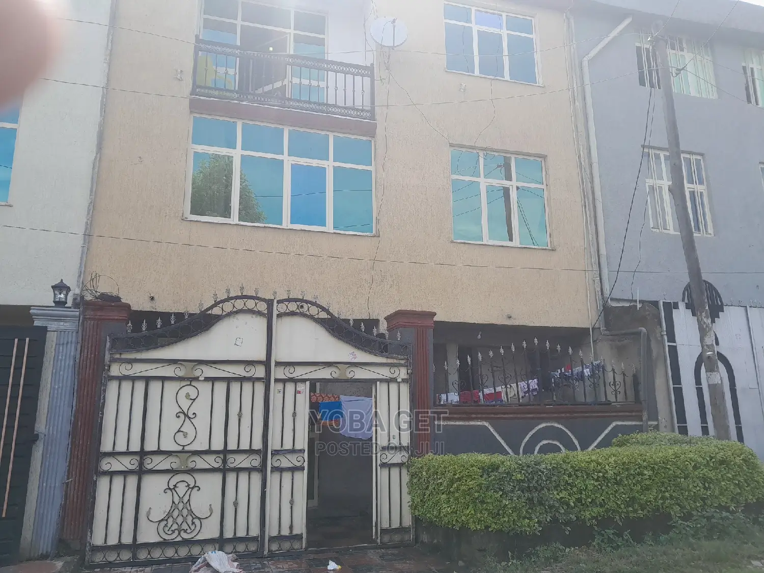 Furnished 6bdrm House in Akaky Kaliti for sale
