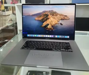 New Laptop Apple MacBook Pro 2017 16GB Intel Core I7 SSD 512GB