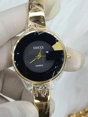 • Gucci Ladies Wrist Watch ለሴቶች