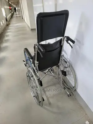 Dual Purpose Wheelchair Provide Best Comfort For Patient.