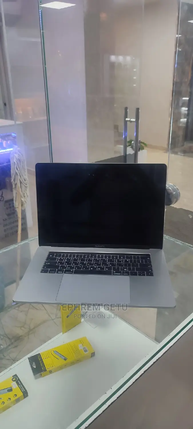 New Laptop Apple MacBook Pro 2017 16GB Intel Core I7 SSD 512GB