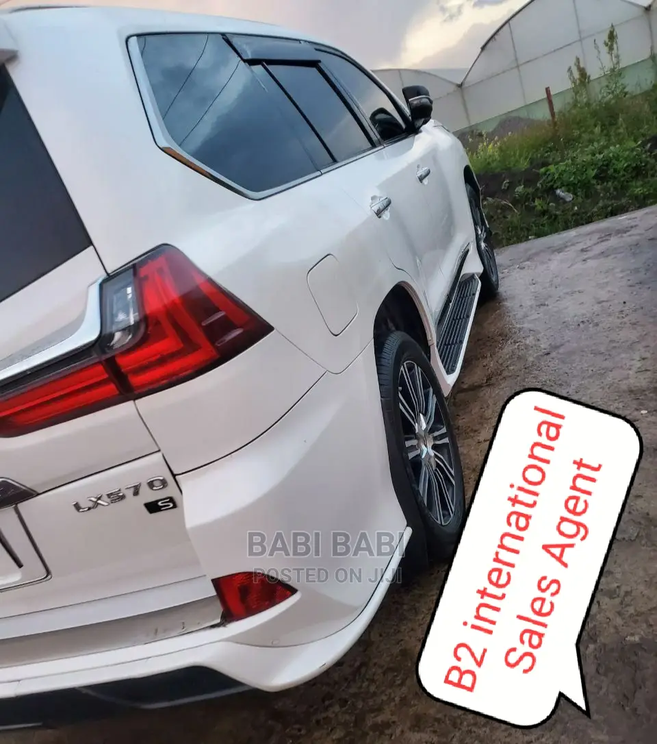 Lexus LX 2021 White