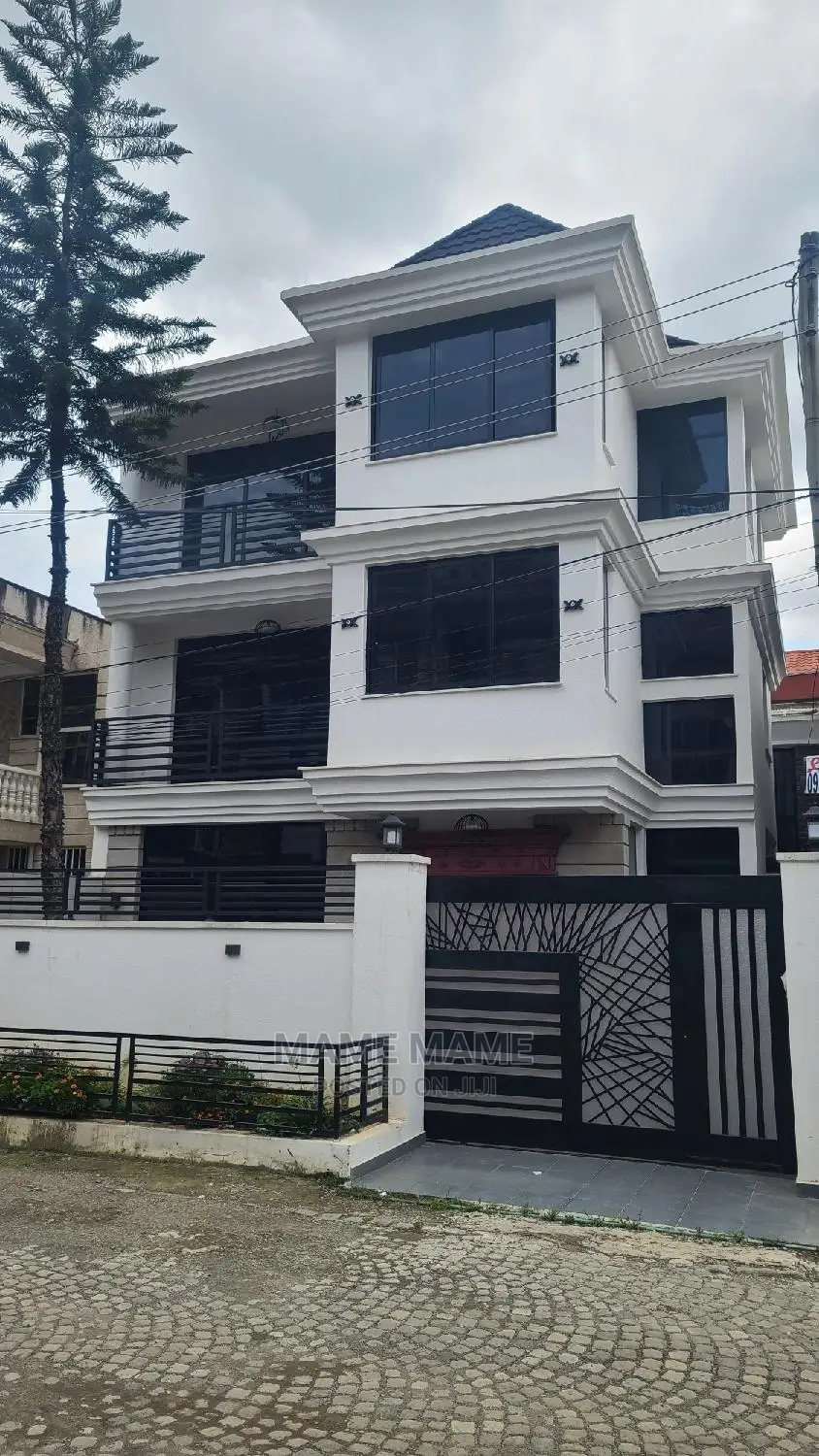8bdrm House in Addis Abeba, Bole for sale