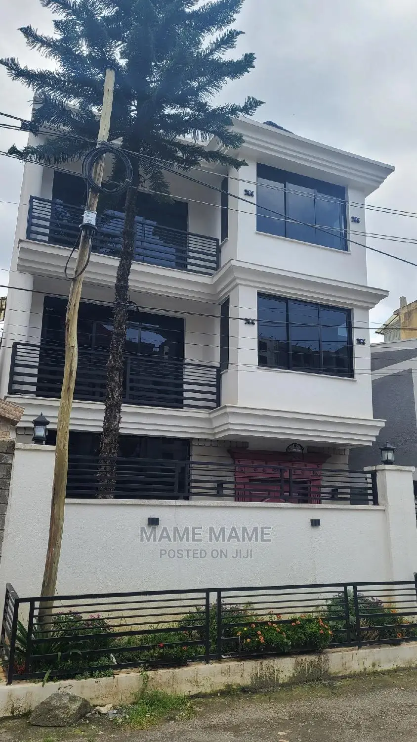 8bdrm House in Addis Abeba, Bole for sale