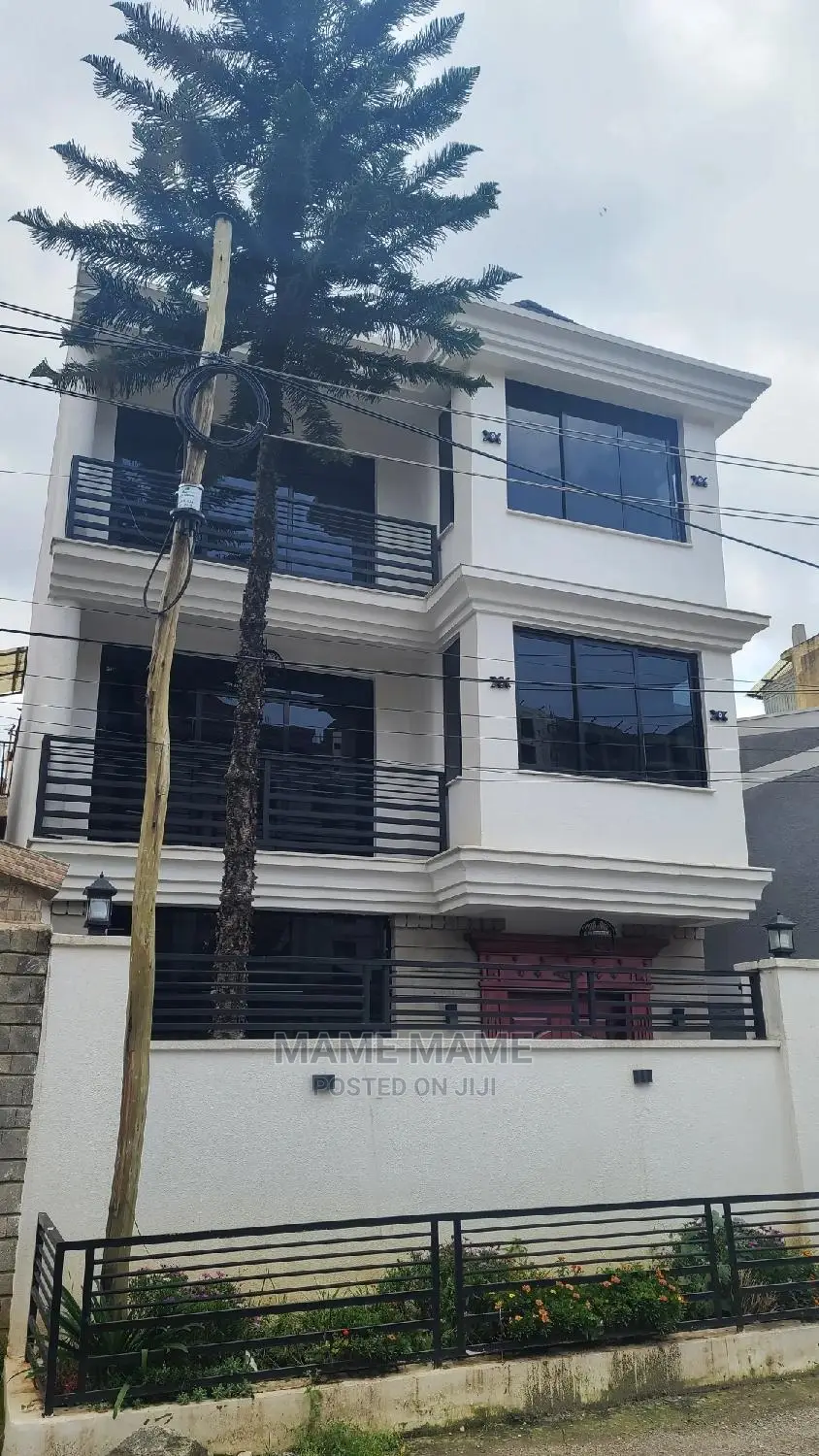 8bdrm House in Addis Abeba, Bole for sale