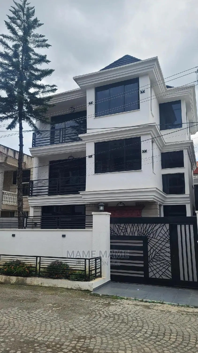 8bdrm House in Addis Abeba, Bole for sale