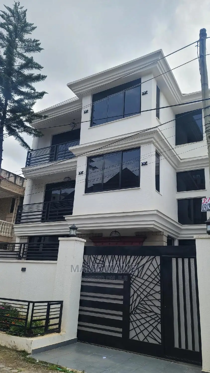 8bdrm House in Addis Abeba, Bole for sale
