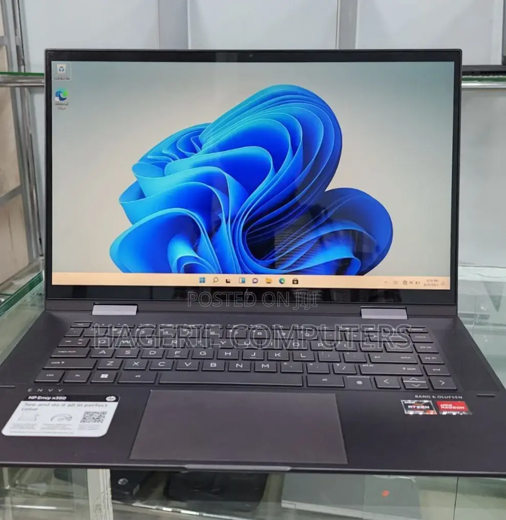 New Laptop HP Envy X360 16GB AMD Ryzen 7 SSD 512GB