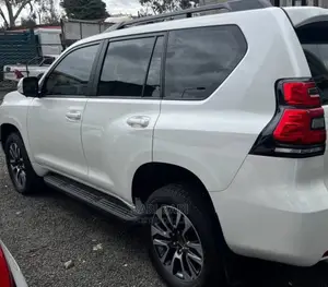 Toyota Land Cruiser Prado 2021 White