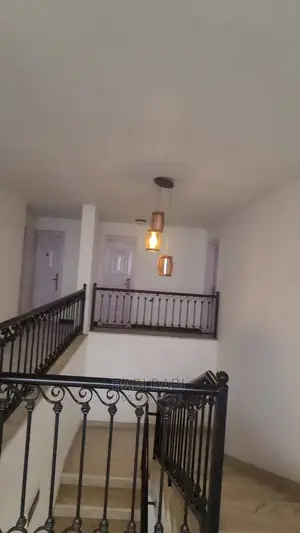 8bdrm House in Lafto Site for sale