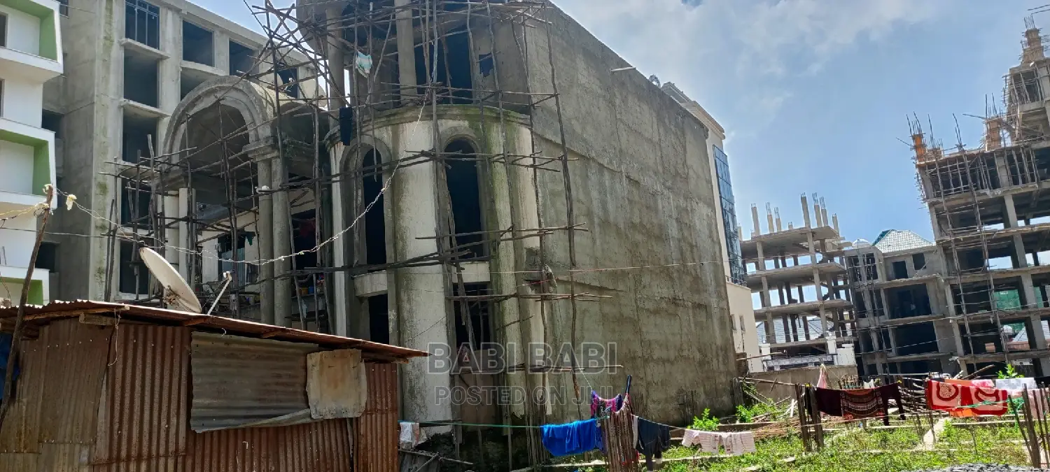 8bdrm House in Ayat, Yeka for sale