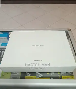 New Laptop Apple MacBook Air 2020 8GB Apple M2 SSD 256GB